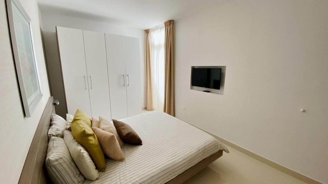 Appartement Point Sliema Sea Front Extérieur photo